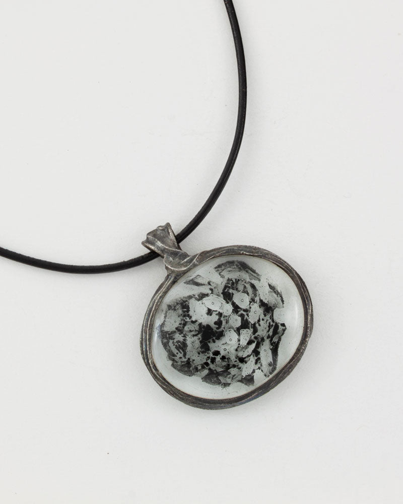 Pendentif / Collection grisaille