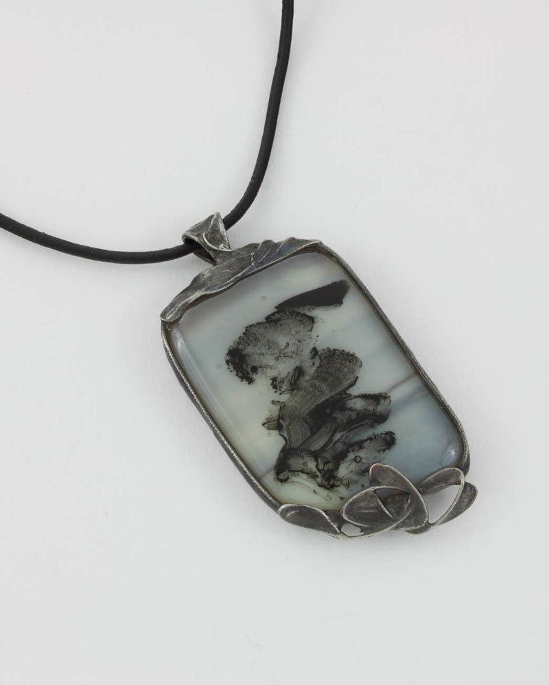 Pendentif / Collection grisaille